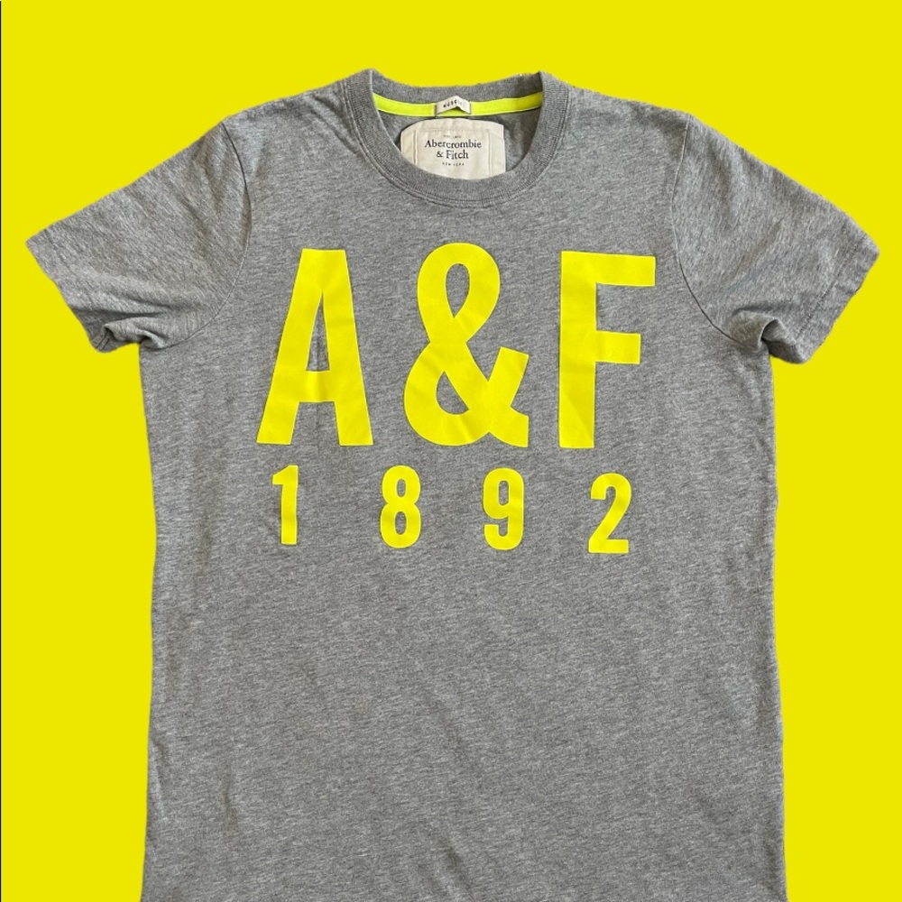 A&F MUSCLE TEE X-LARGE